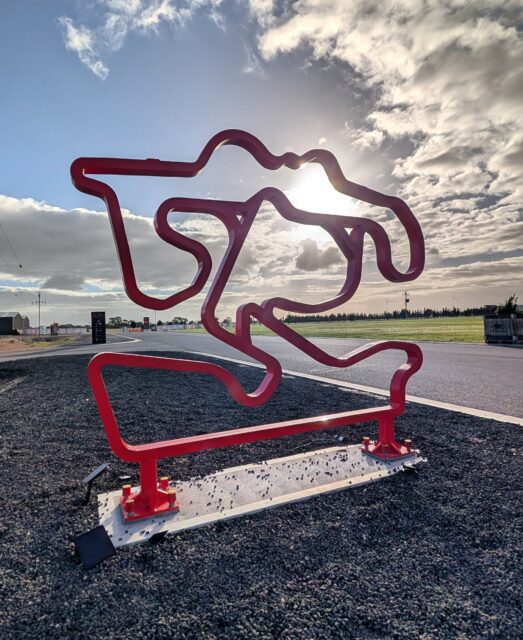 Set up and set to jet at @thebendmotorsportpark for Round 2. 

#SprintChallengeAus